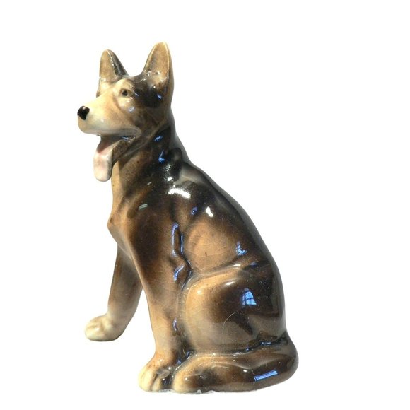 German Shepherd Figurine Ceramic Hallmark on Bottom Vintage 4" - Picture 1 of 8